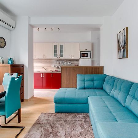 Apartments Lora 13.Jula, 15 Budva Exterior photo