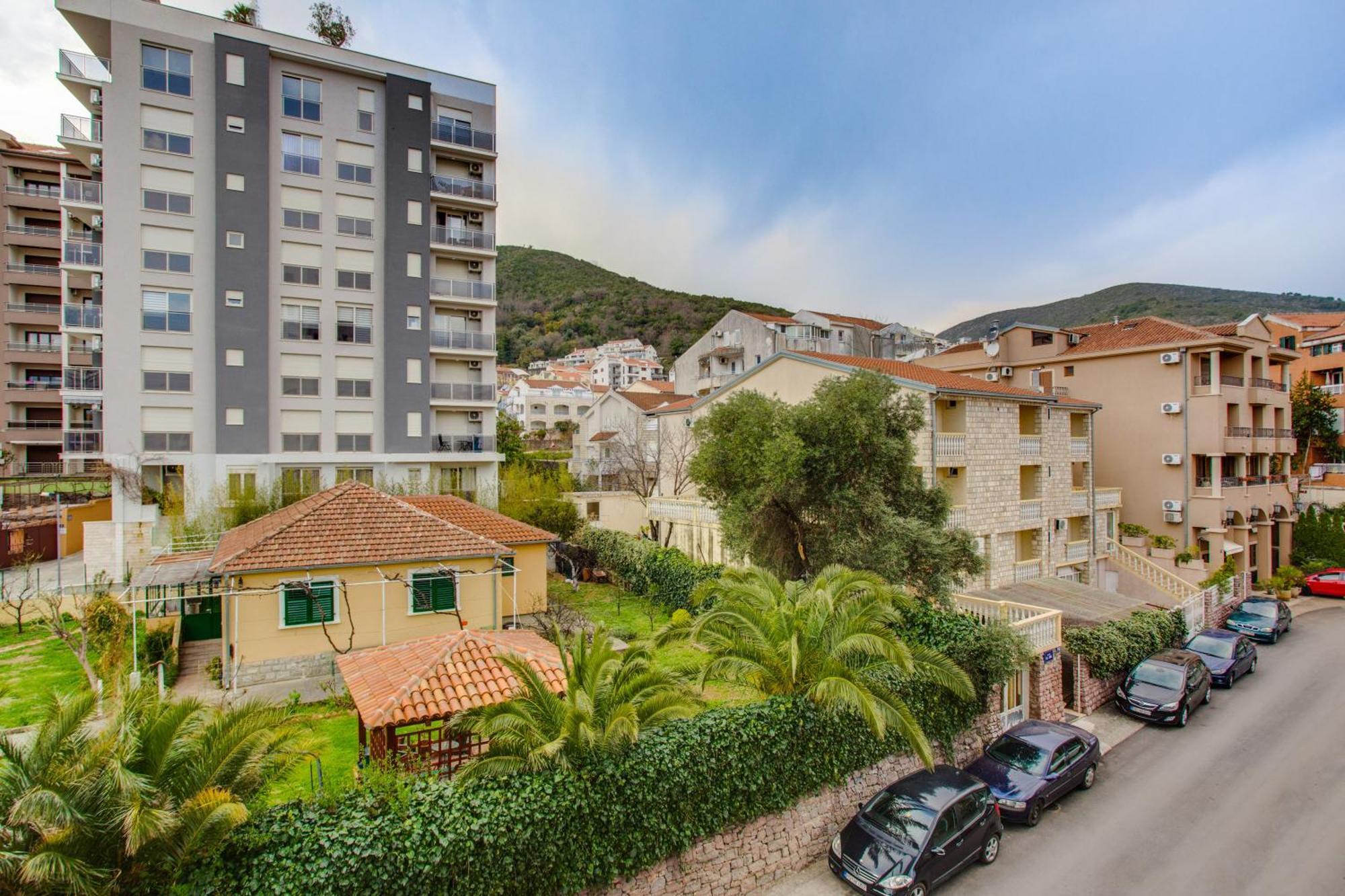 Apartments Lora 13.Jula, 15 Budva Exterior photo